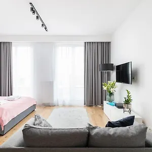 Slawinska 6 With Balcony By Renters Апартаменты Варшава